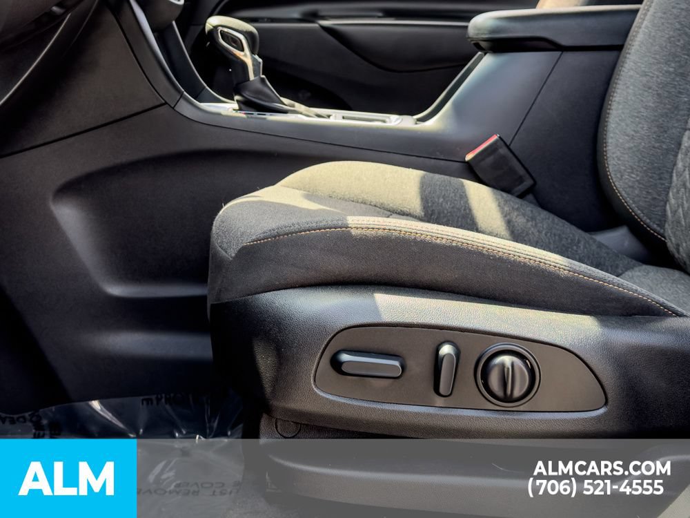 Used 2024 Chevrolet Equinox LT FWD image 16