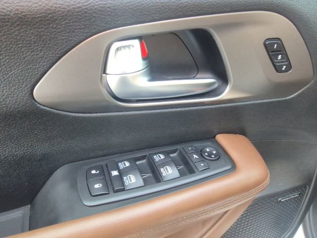 Used 2020 Chrysler Pacifica Limited w/ Advanced Safetytec Group image 11