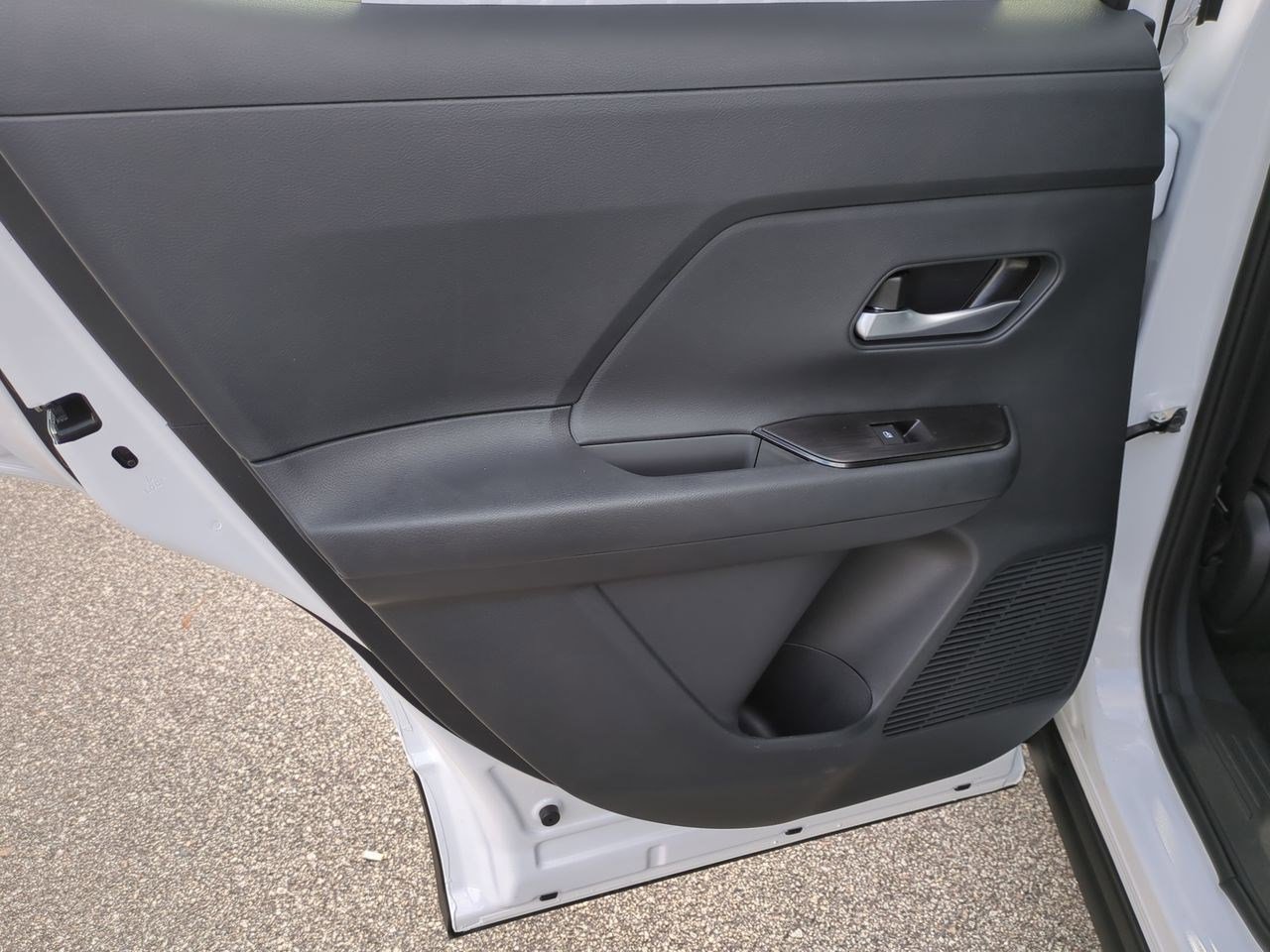 New 2026 Nissan Kicks SV w/ SV Premium Package FWD image 25