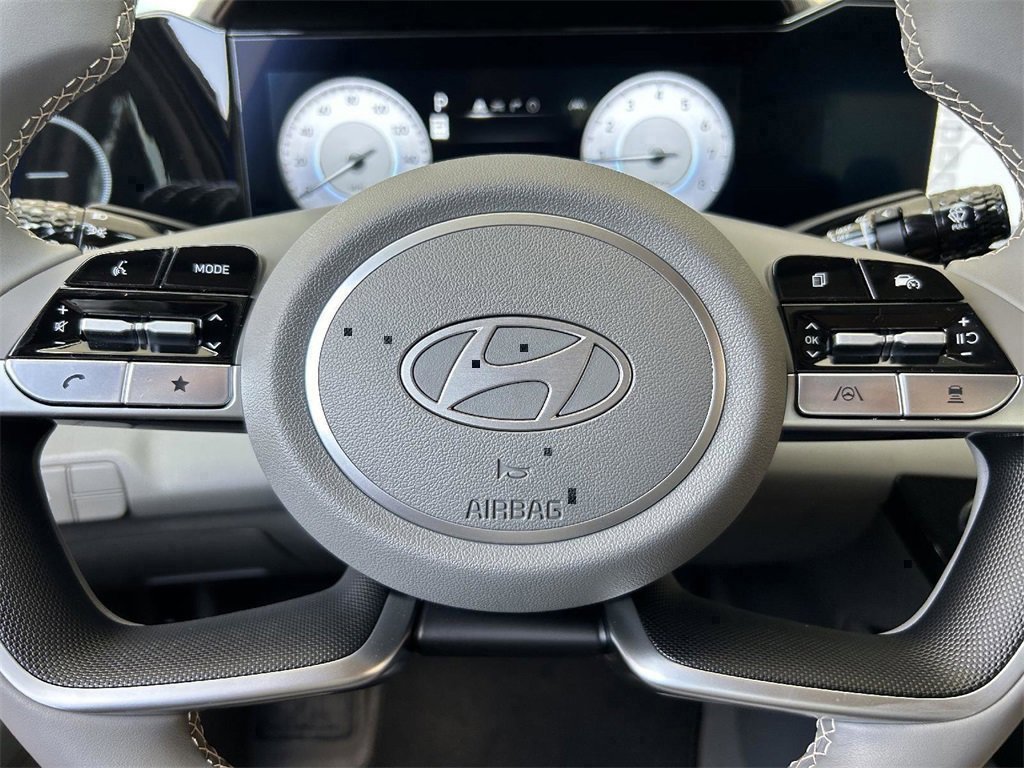 Used 2024 Hyundai Elantra SEL w/ Convenience Package image 9