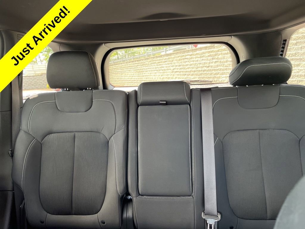 Used 2024 Jeep Grand Cherokee Laredo w/ Trailer Tow Package image 31