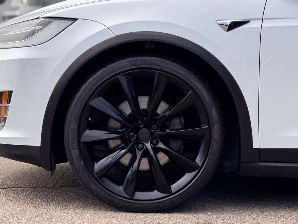 Used 2018 Tesla Model X AWD/4WD image 11