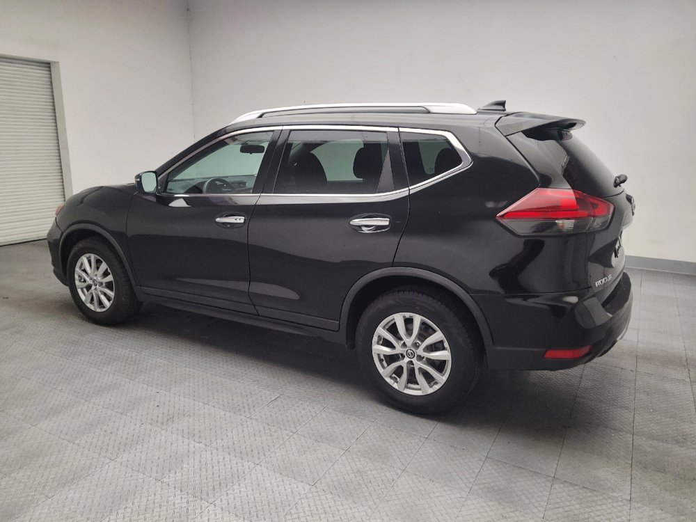 Used 2018 Nissan Rogue SV FWD image 3