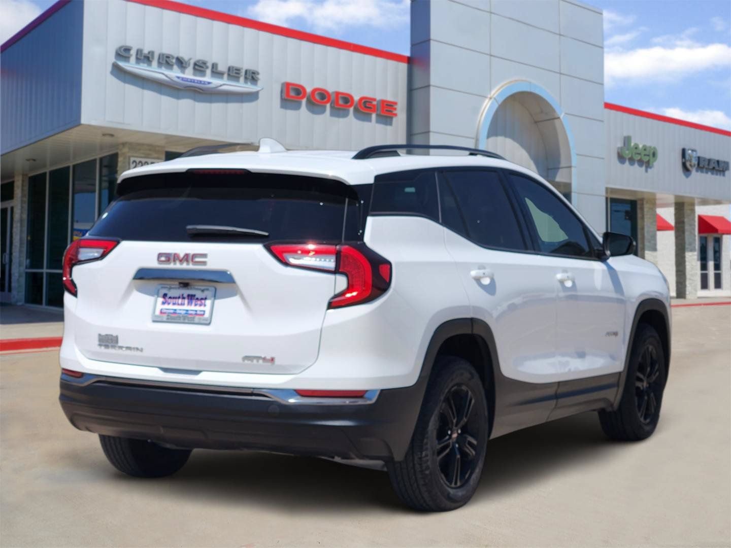 Used 2023 GMC Terrain AT4 AWD/4WD image 5