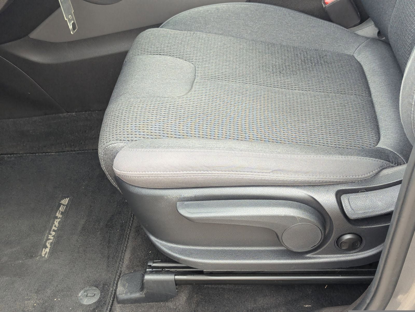 Used 2019 Hyundai Santa Fe SE FWD image 21