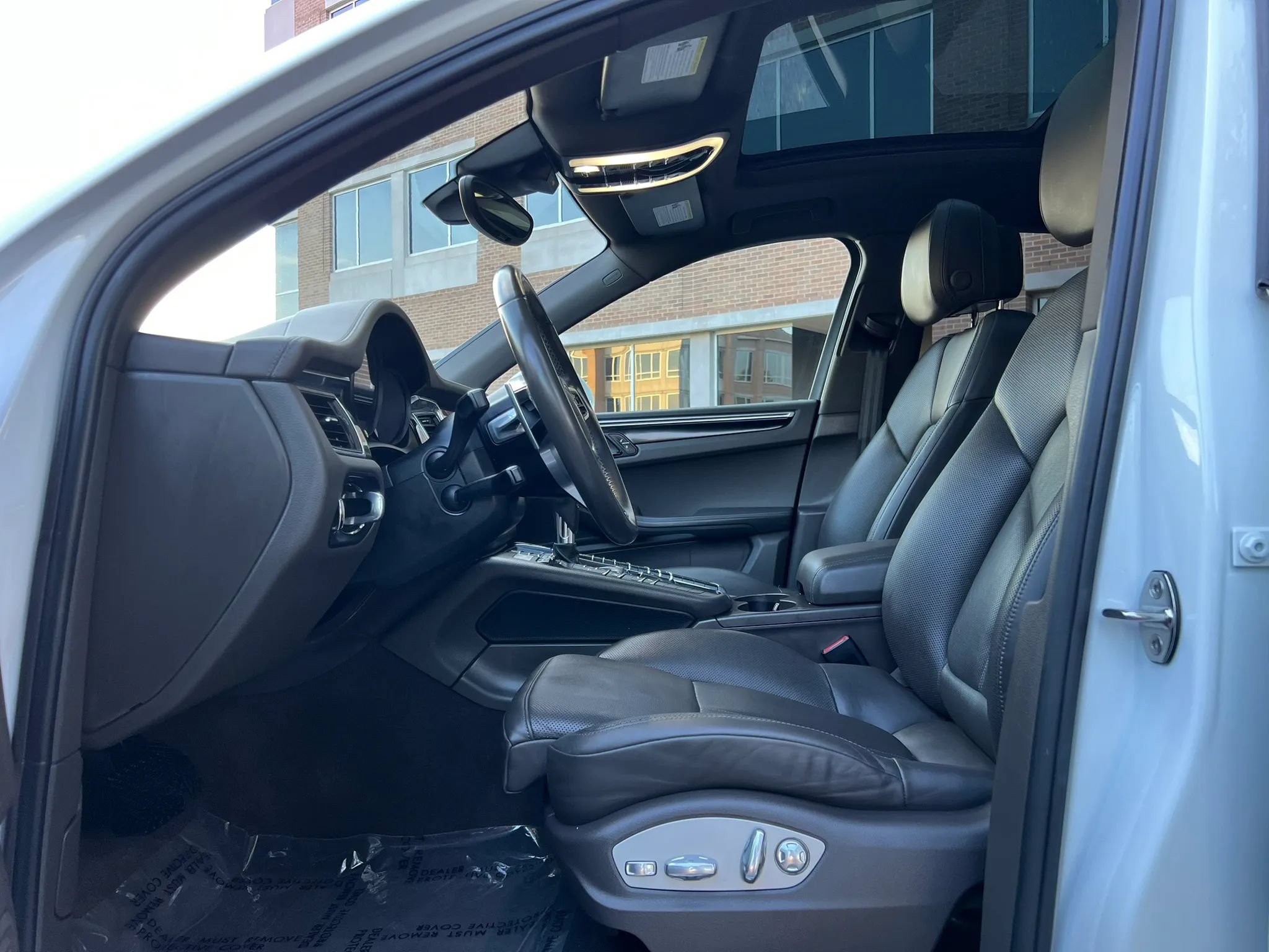 Used 2017 Porsche Macan S AWD/4WD image 16