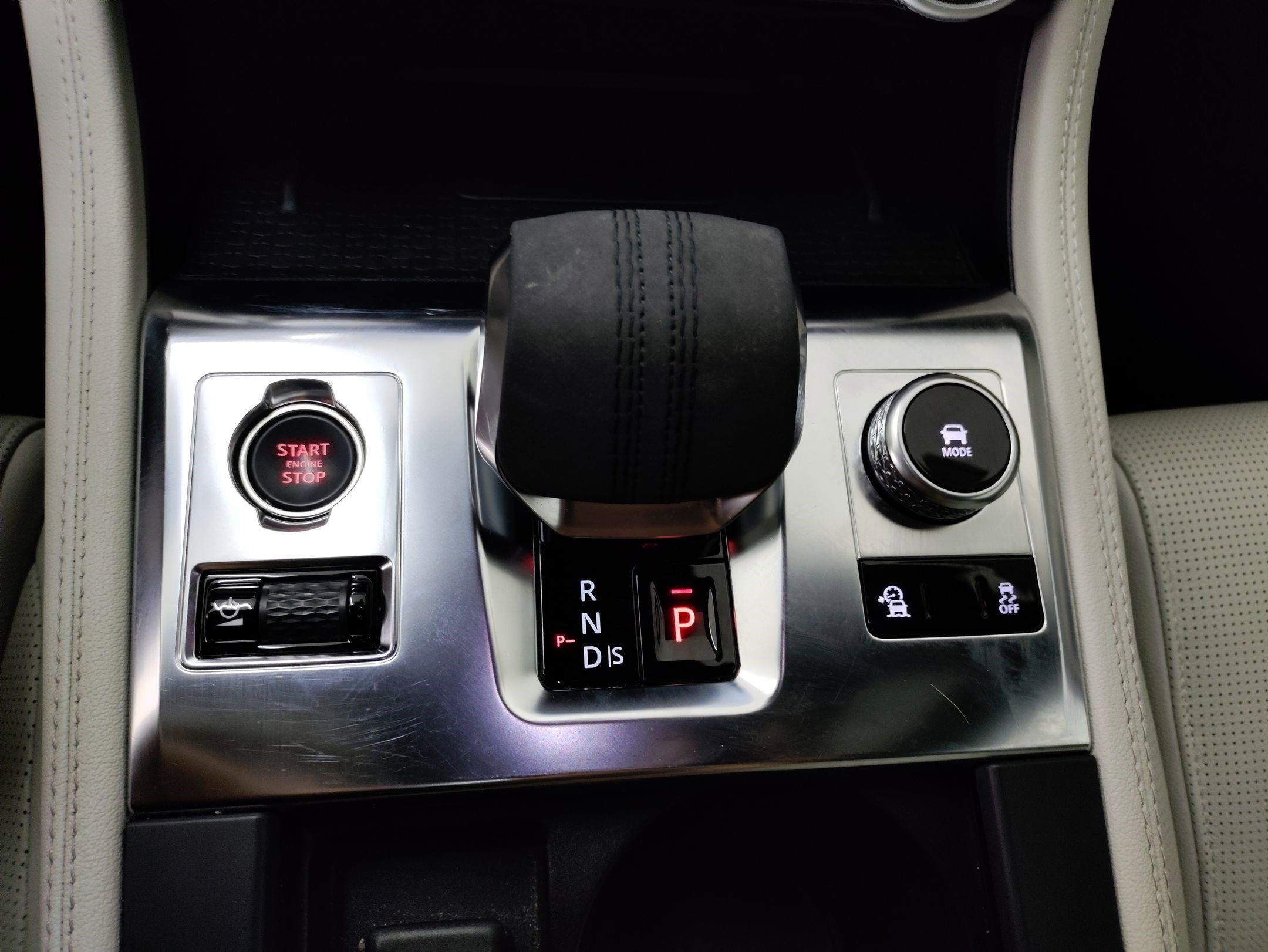 Used 2024 Jaguar F-PACE R-Dynamic S image 27