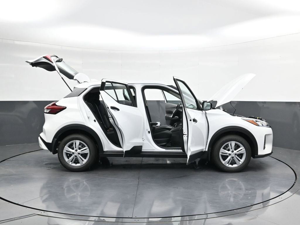 Certified 2025 Nissan Kicks Play S FWD image 41