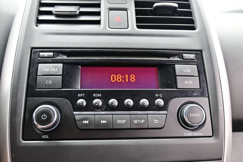 Used 2017 Nissan Versa SV FWD image 39
