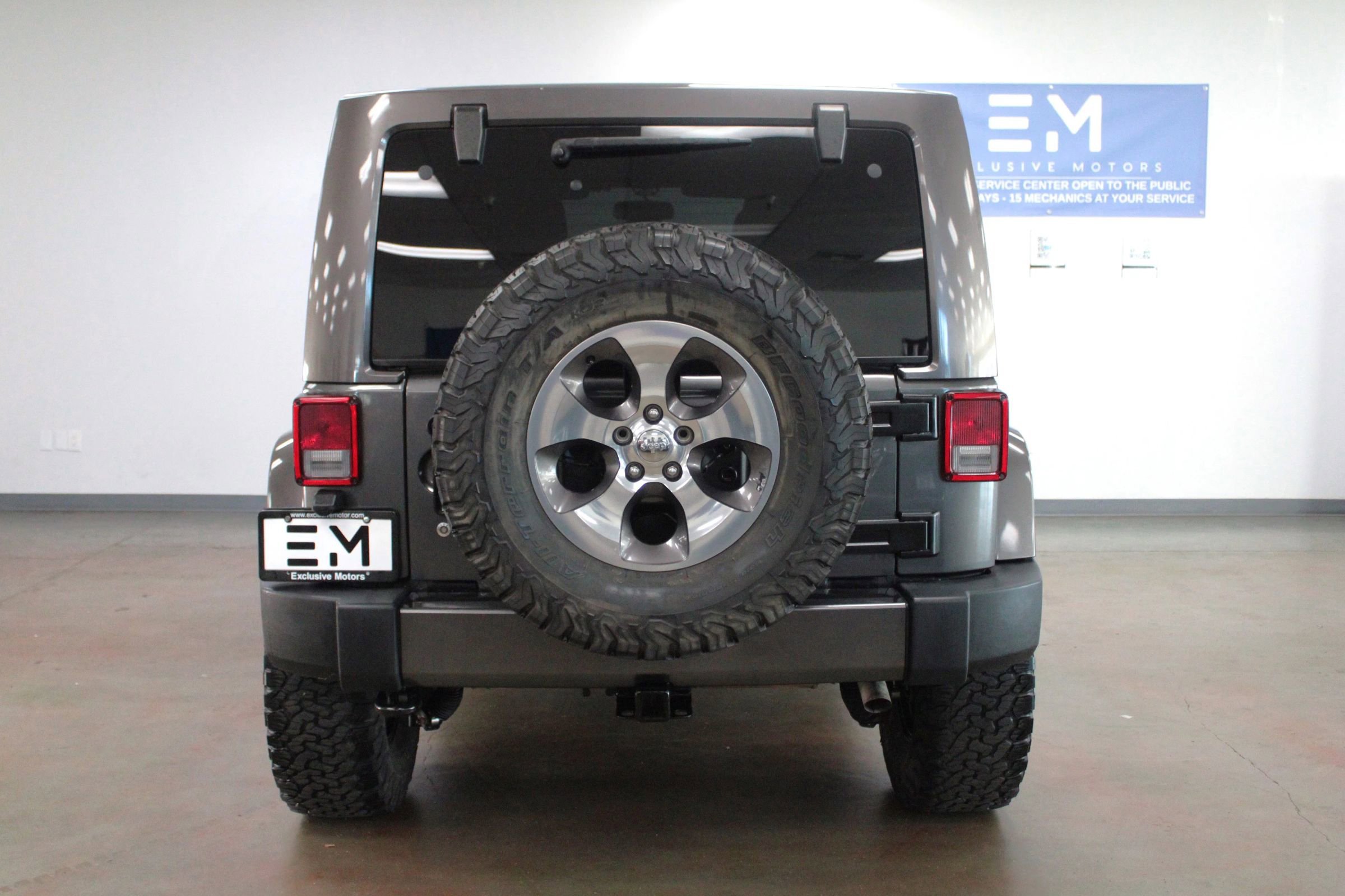 Used 2017 Jeep Wrangler Unlimited Sahara image 6