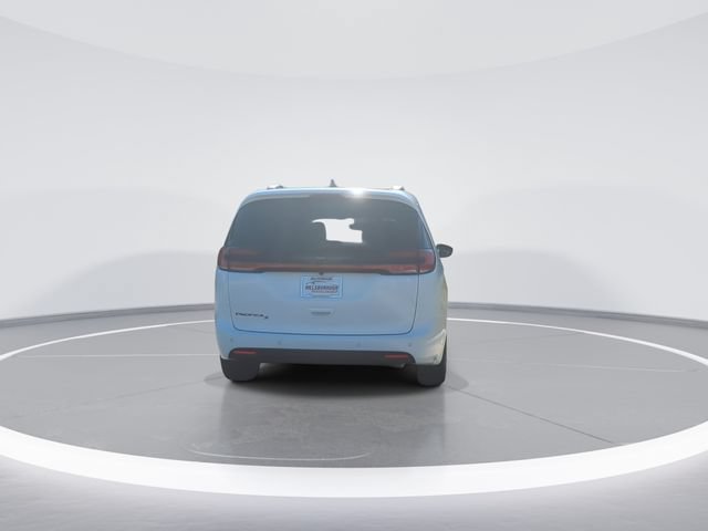 New 2026 Chrysler Pacifica Select w/ S Appearance Package FWD image 7