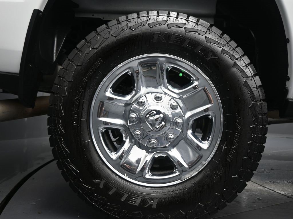 Used 2024 RAM 3500 Tradesman w/ Chrome Appearance Group image 9