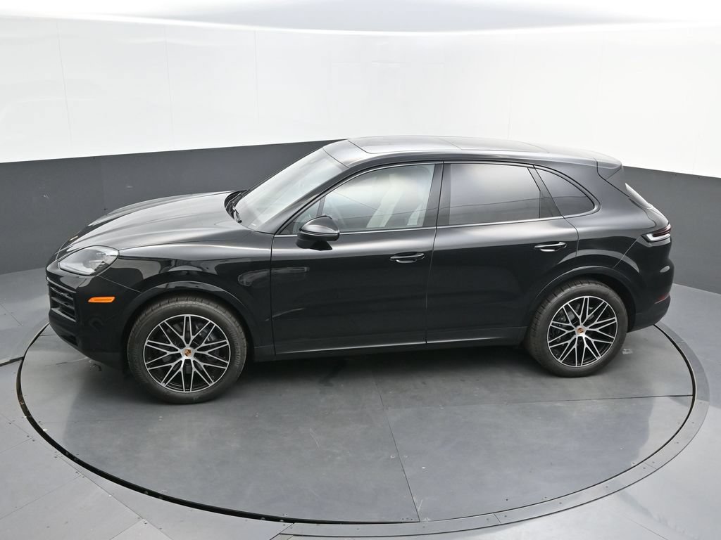 Certified 2026 Porsche Cayenne AWD/4WD image 27