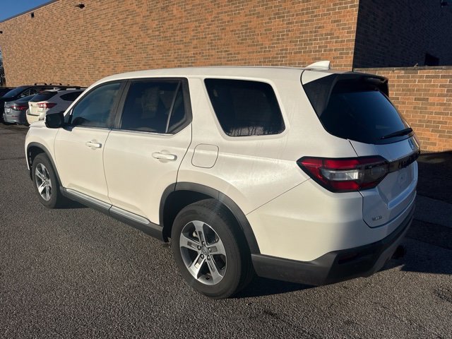 Used 2025 Honda Pilot EX-L image 4