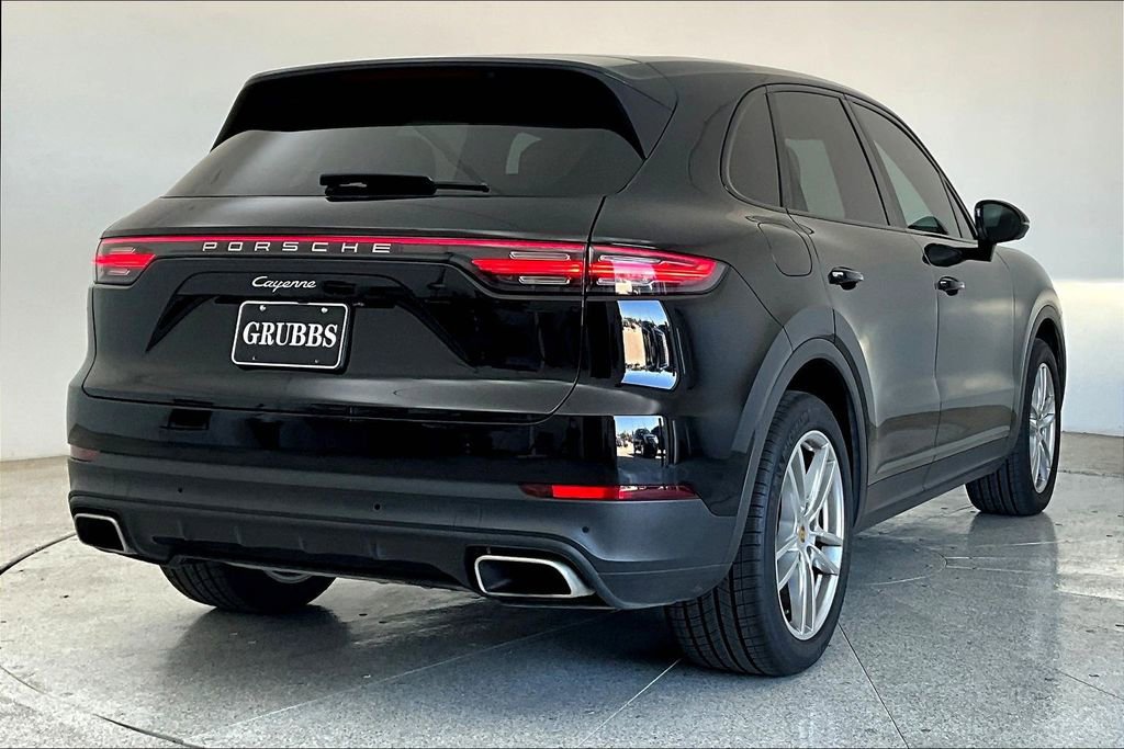 Used 2022 Porsche Cayenne image 2