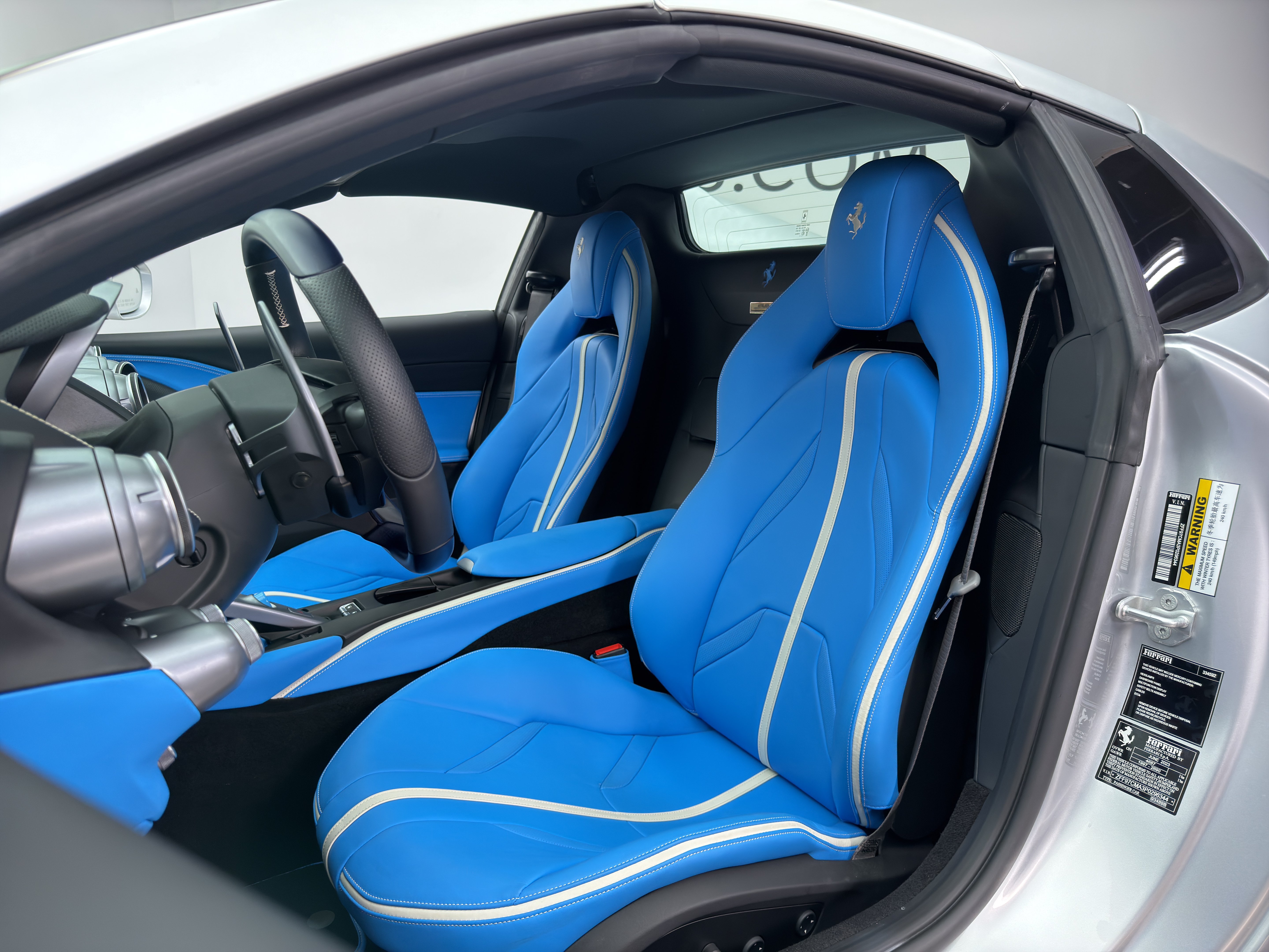 Used 2023 Ferrari 812 GTS RWD image 3