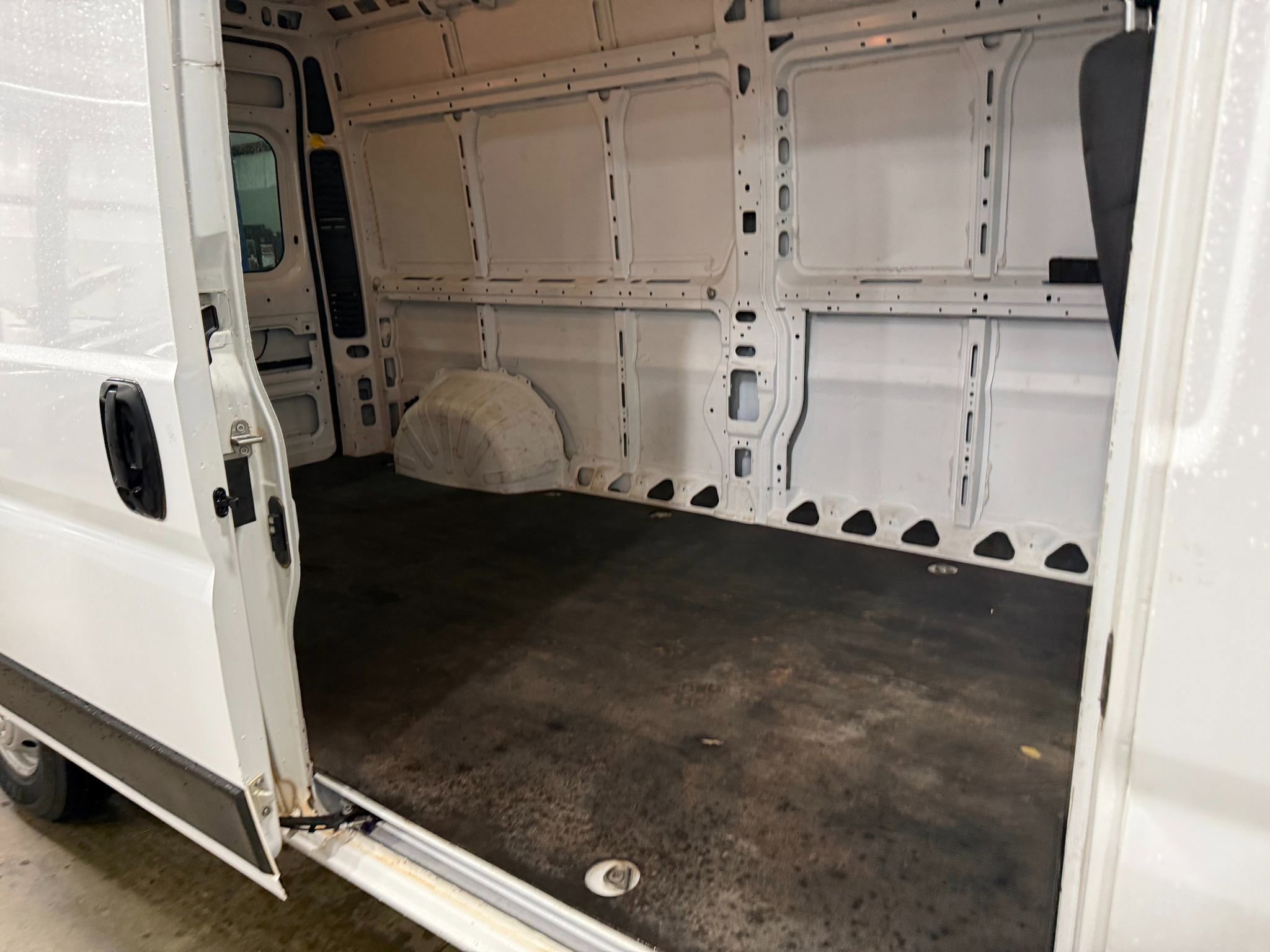 Used 2022 RAM ProMaster 2500 FWD image 7