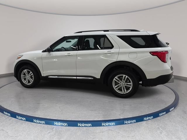 Used 2023 Ford Explorer XLT w/ Equipment Group 202A AWD/4WD image 8