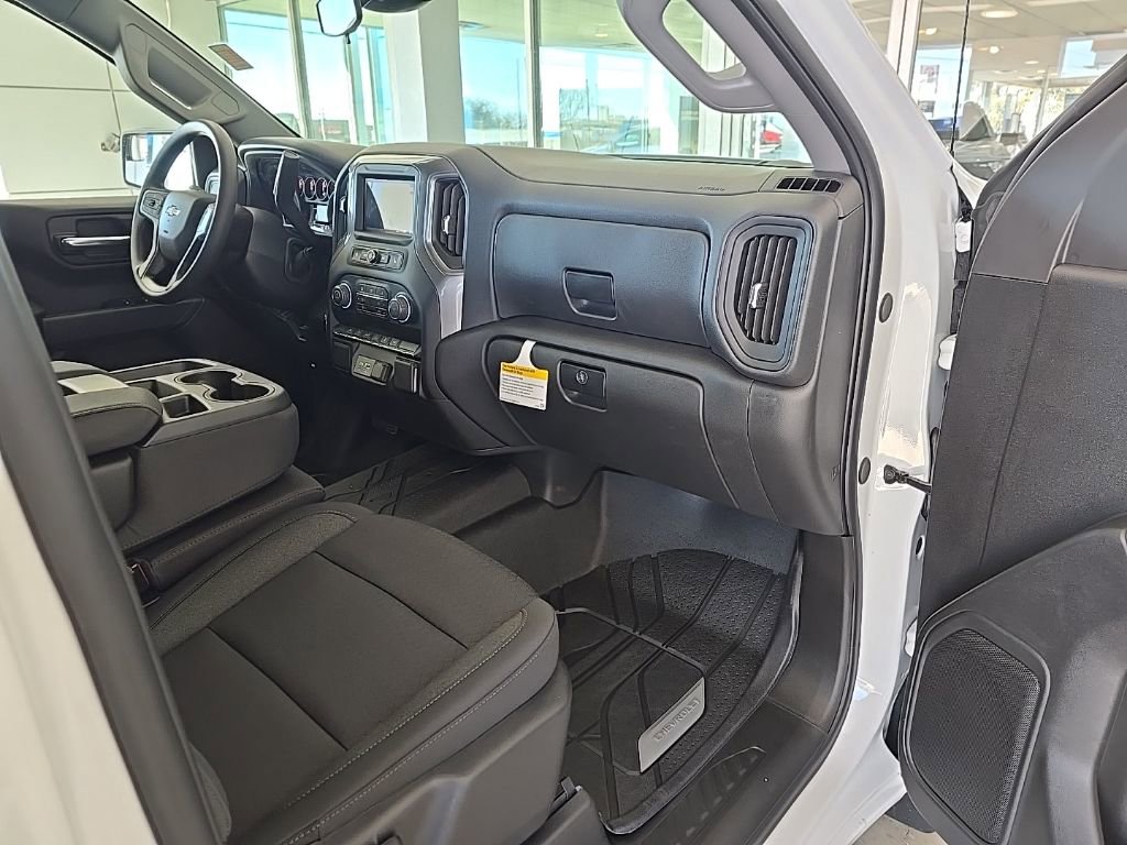 New 2026 Chevrolet Silverado 1500 Custom w/ Turbomax Blackout Package image 15