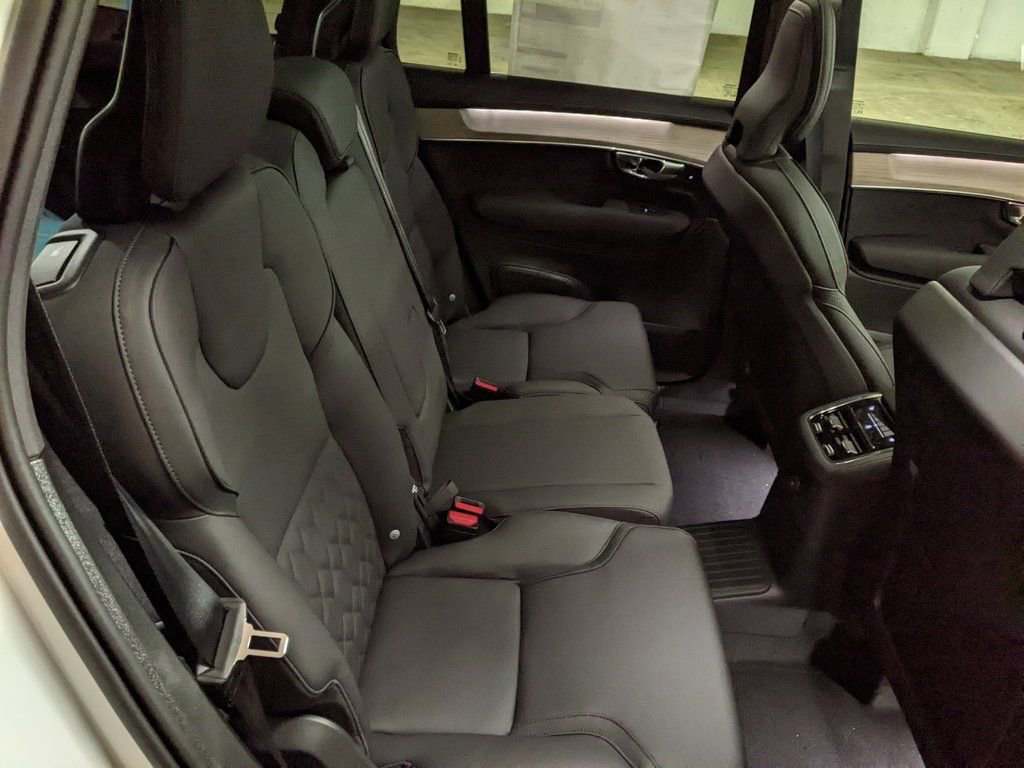 New 2025 Volvo XC90 T8 Core w/ Climate Package image 26
