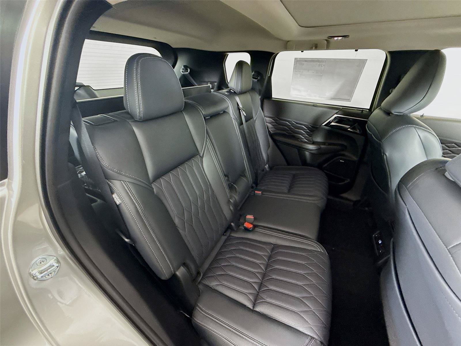 New 2026 Mitsubishi Outlander SEL FWD image 20