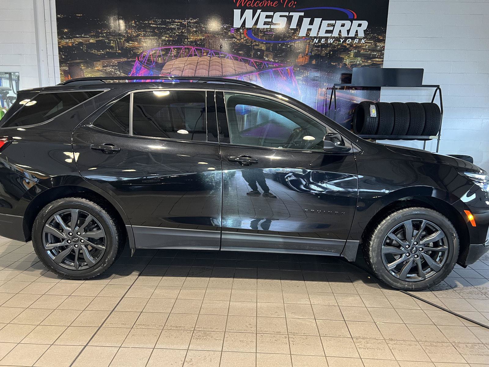 Used 2022 Chevrolet Equinox RS AWD/4WD image 7