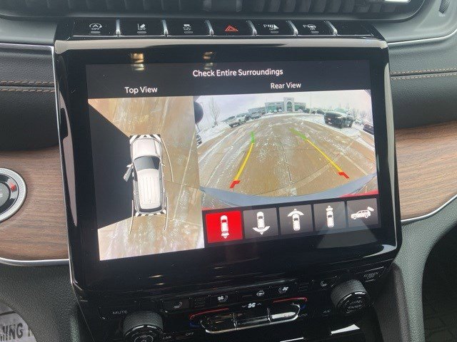 Used 2024 Jeep Grand Cherokee L Summit w/ High Altitude Package image 19