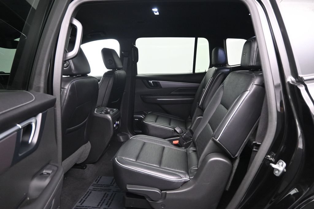 Used 2025 Buick Enclave Sport Touring AWD/4WD image 25