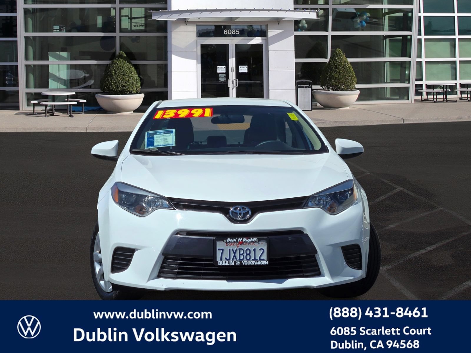 Used 2015 Toyota Corolla LE w/ Body Protection Package #2 FWD image 2