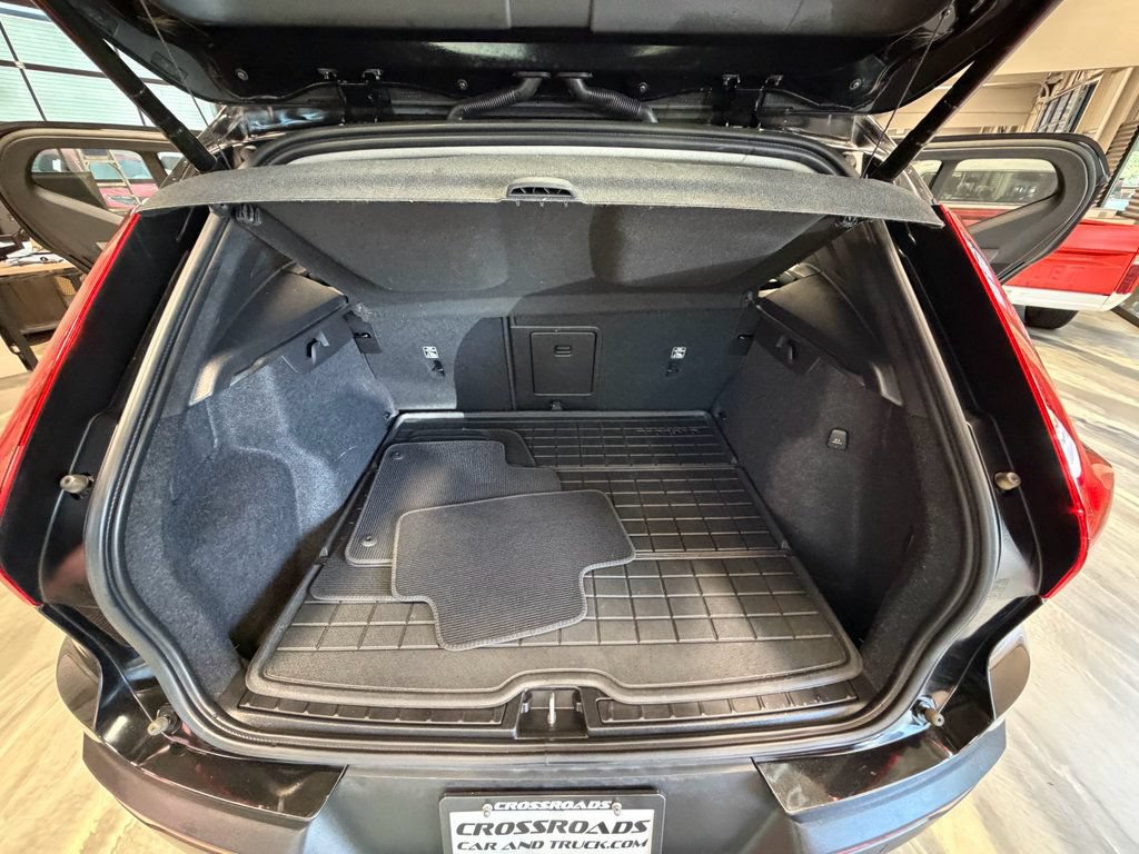 Used 2023 Volvo XC40 B5 Plus w/ Driver Assist Package AWD/4WD image 51