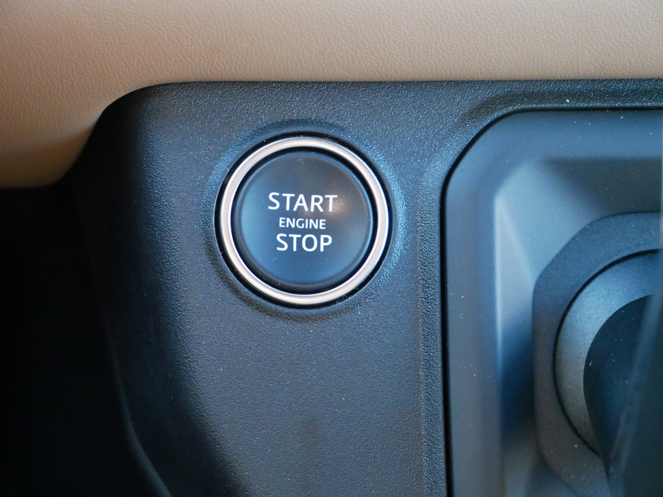 Certified 2025 Land Rover Defender 110 V8 image 29