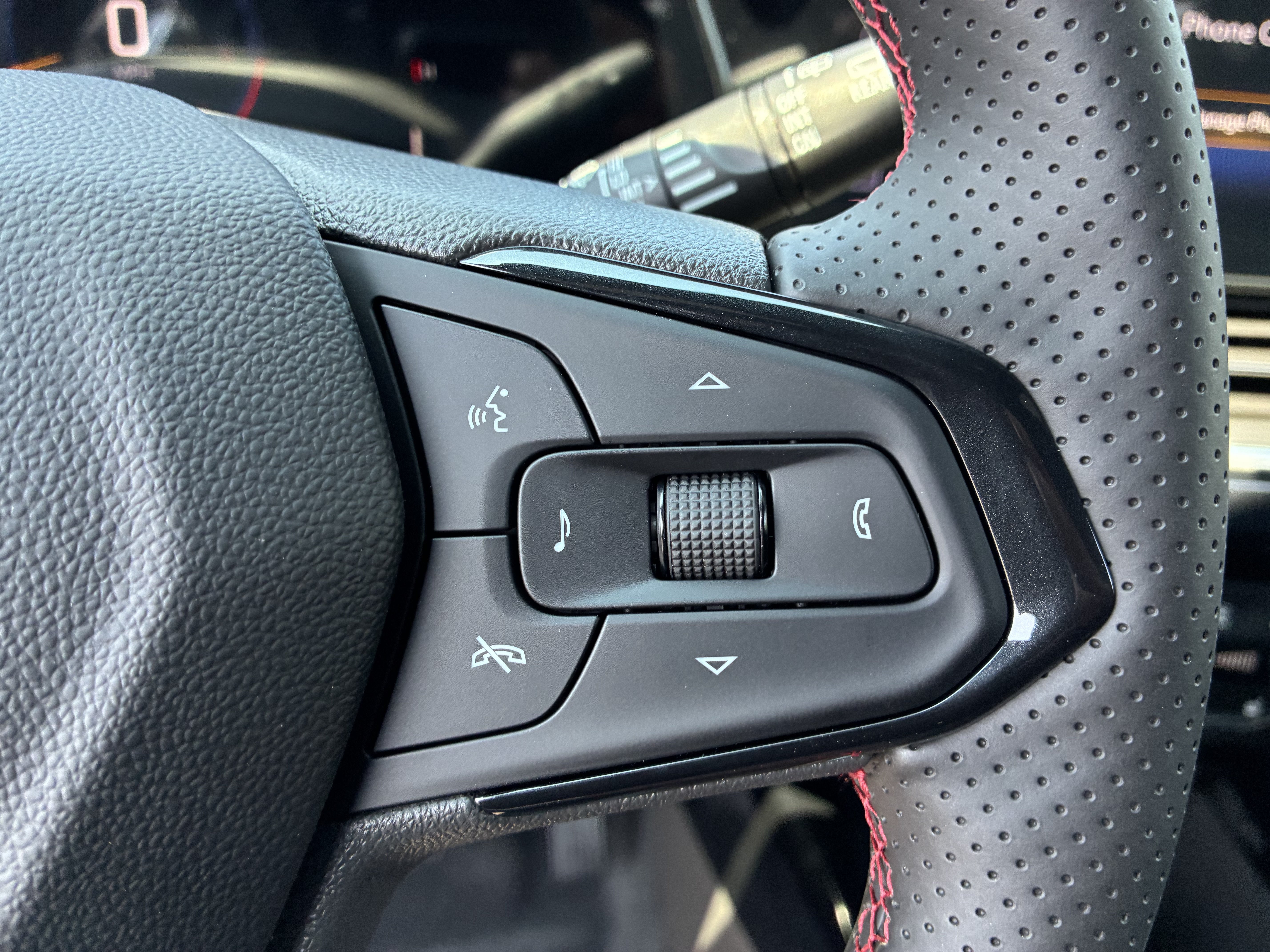 New 2026 Chevrolet Trax RS w/ Driver Confidence Package FWD image 28
