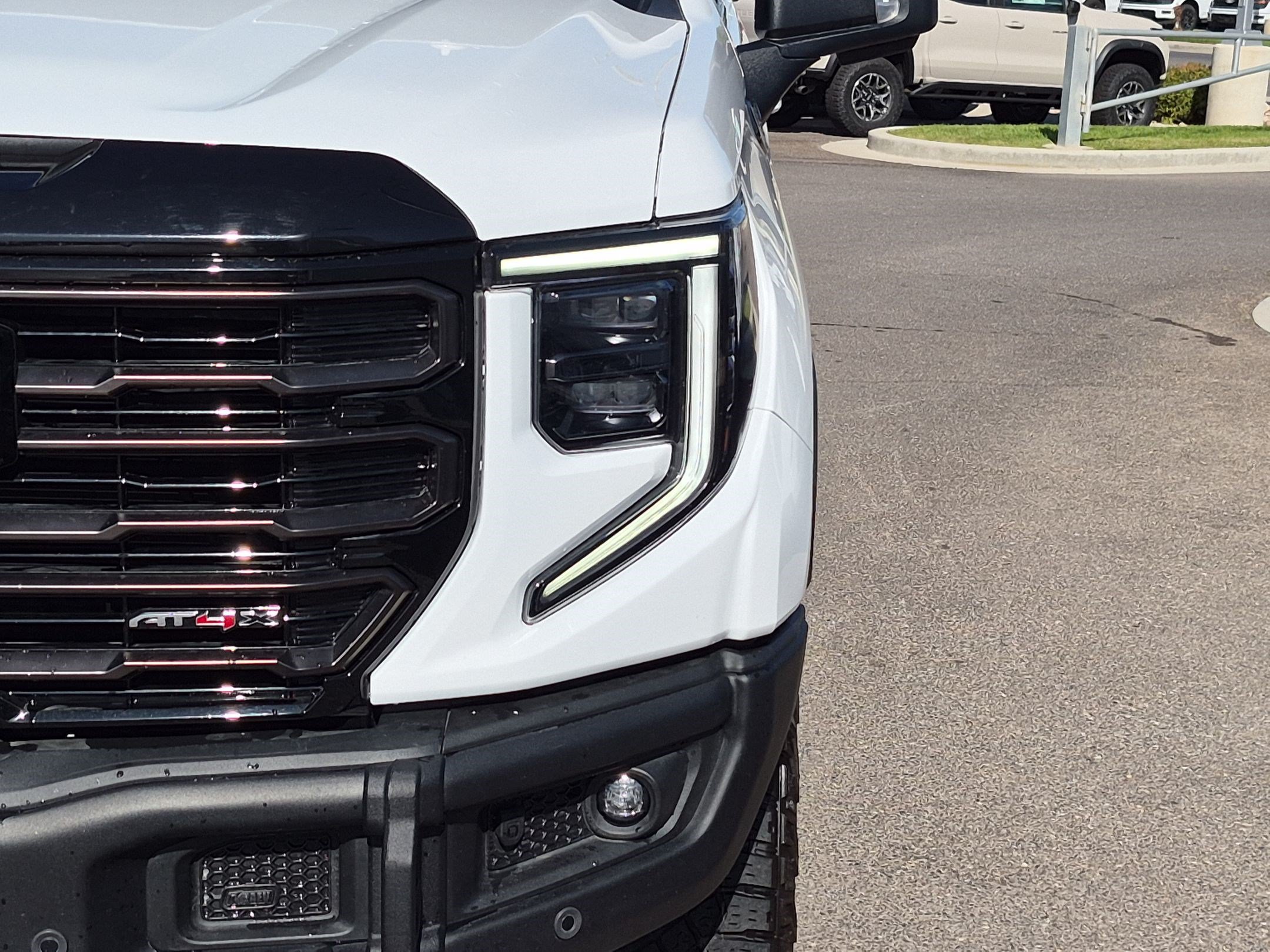 Used 2024 GMC Sierra 1500 AT4X AWD/4WD image 10