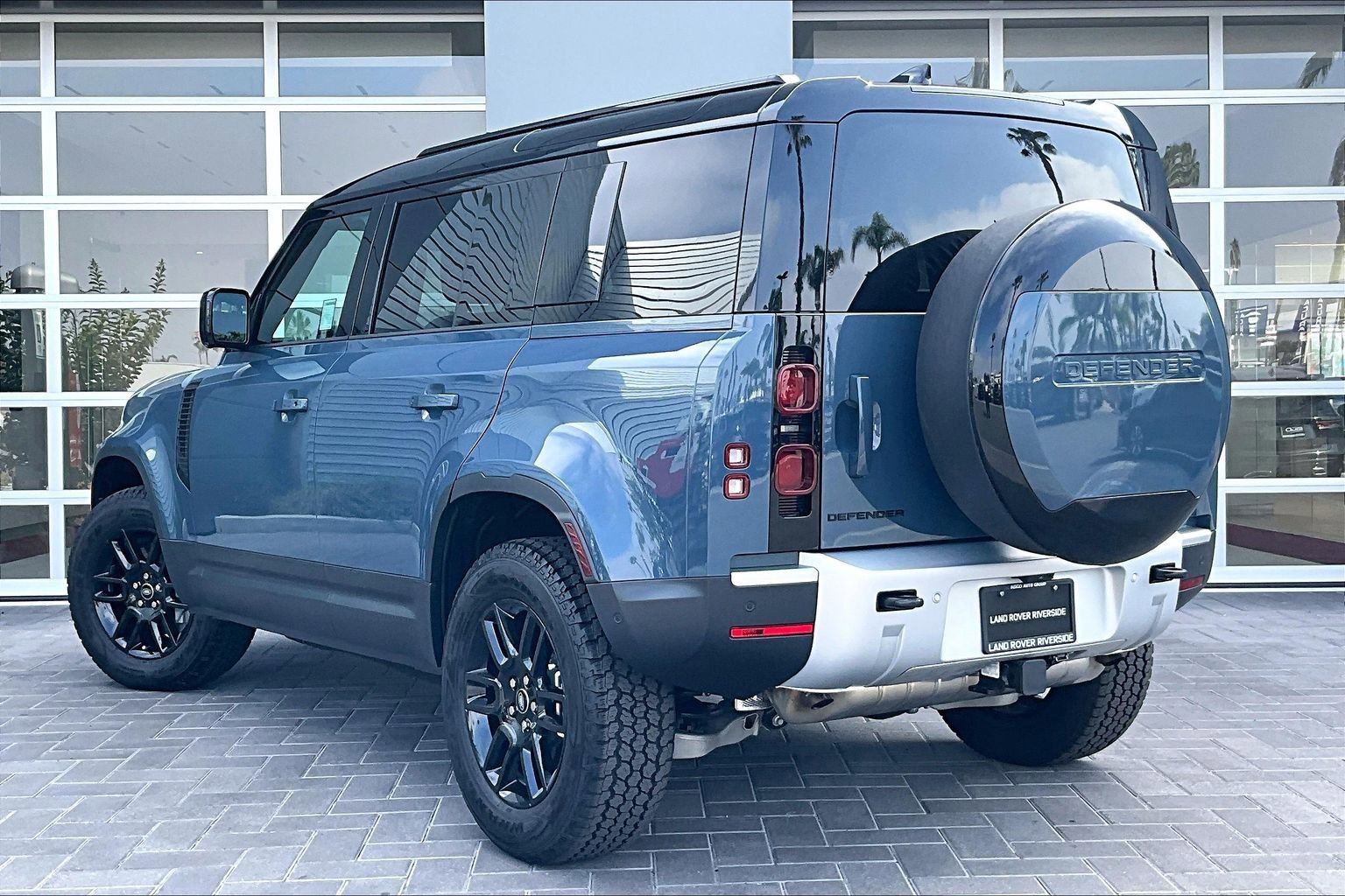 Certified 2025 Land Rover Defender 110 S AWD/4WD image 12