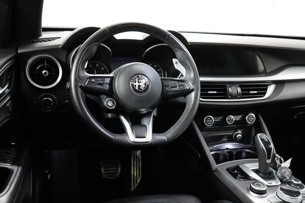 Used 2023 Alfa Romeo Stelvio Veloce AWD/4WD image 21