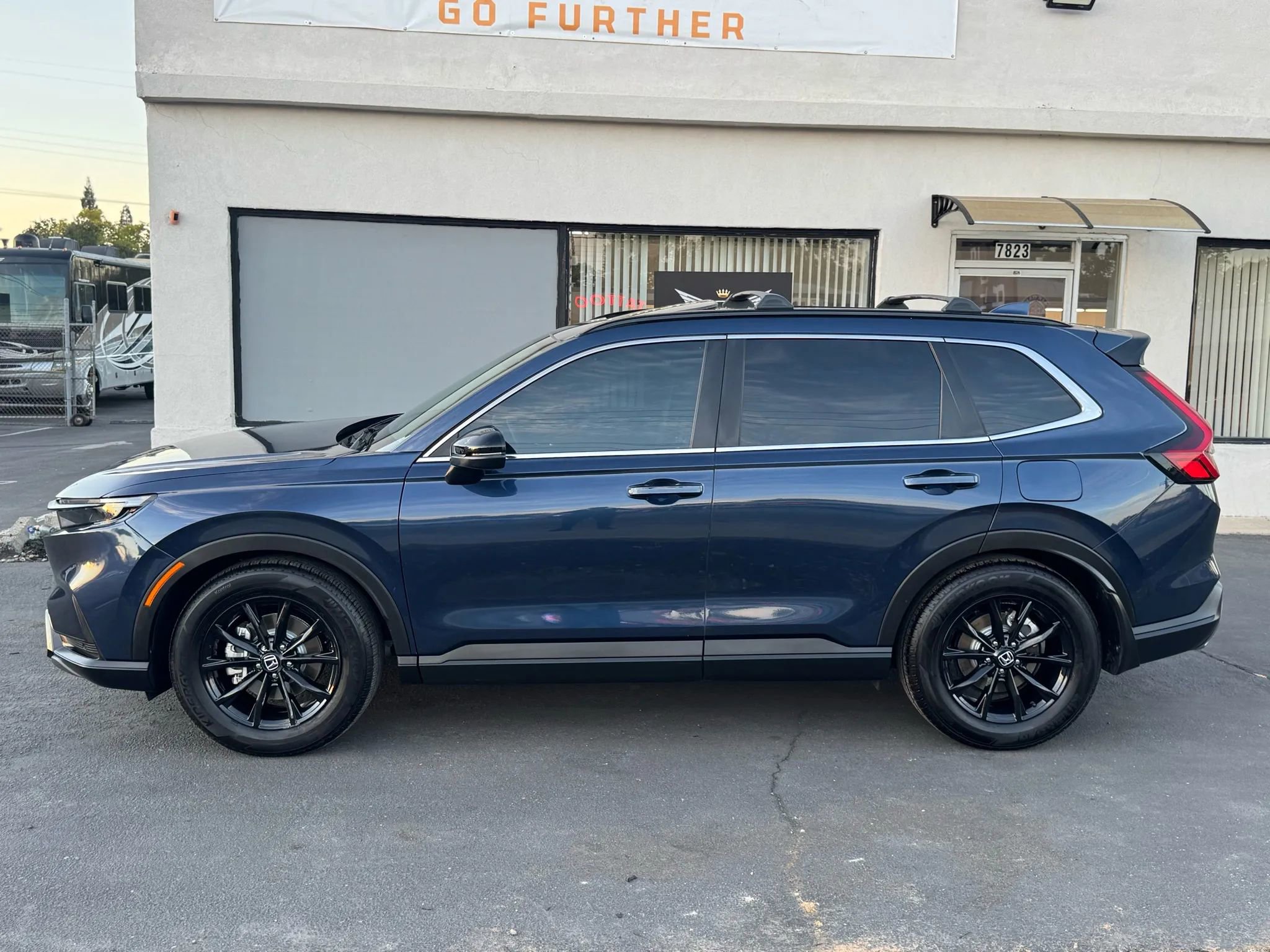 Used 2025 Honda CR-V Sport-L image 3