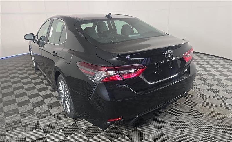 Used 2021 Toyota Camry SE AWD/4WD image 11