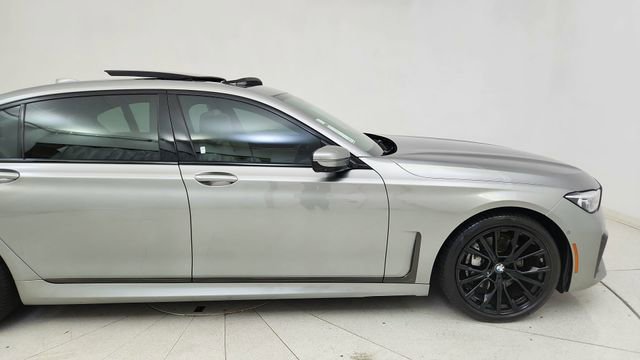 Used 2022 BMW 740i xDrive w/ M Sport Package image 8