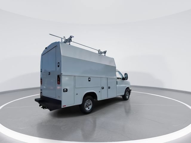 New 2025 GMC Savana 3500 w/ Power Convenience Package RWD image 8