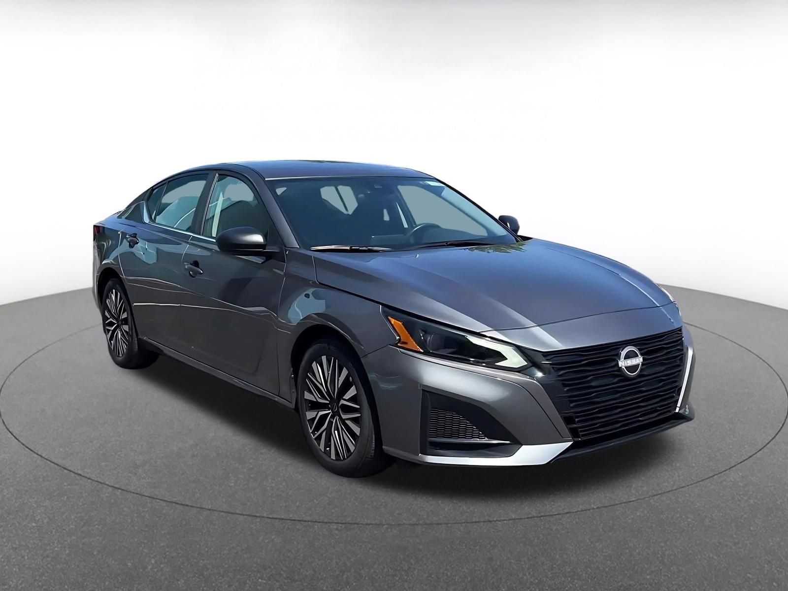 Used 2026 Nissan Altima 2.5 SV FWD image 3