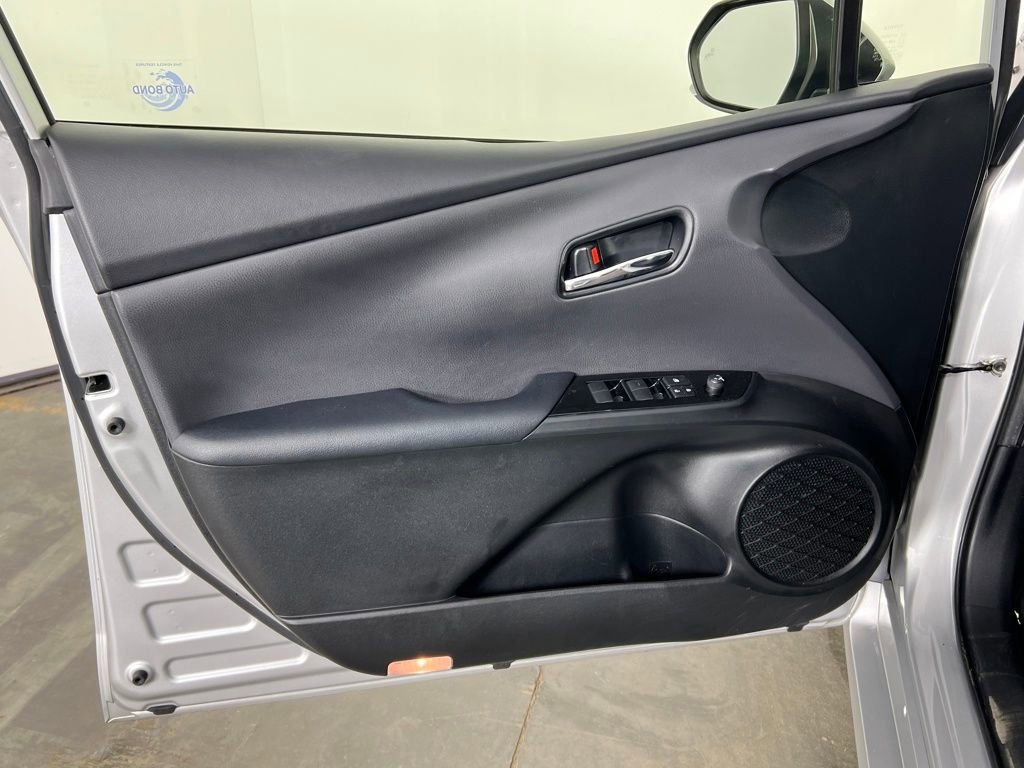 Used 2022 Toyota Prius XLE w/ Premium Convenience Package image 19