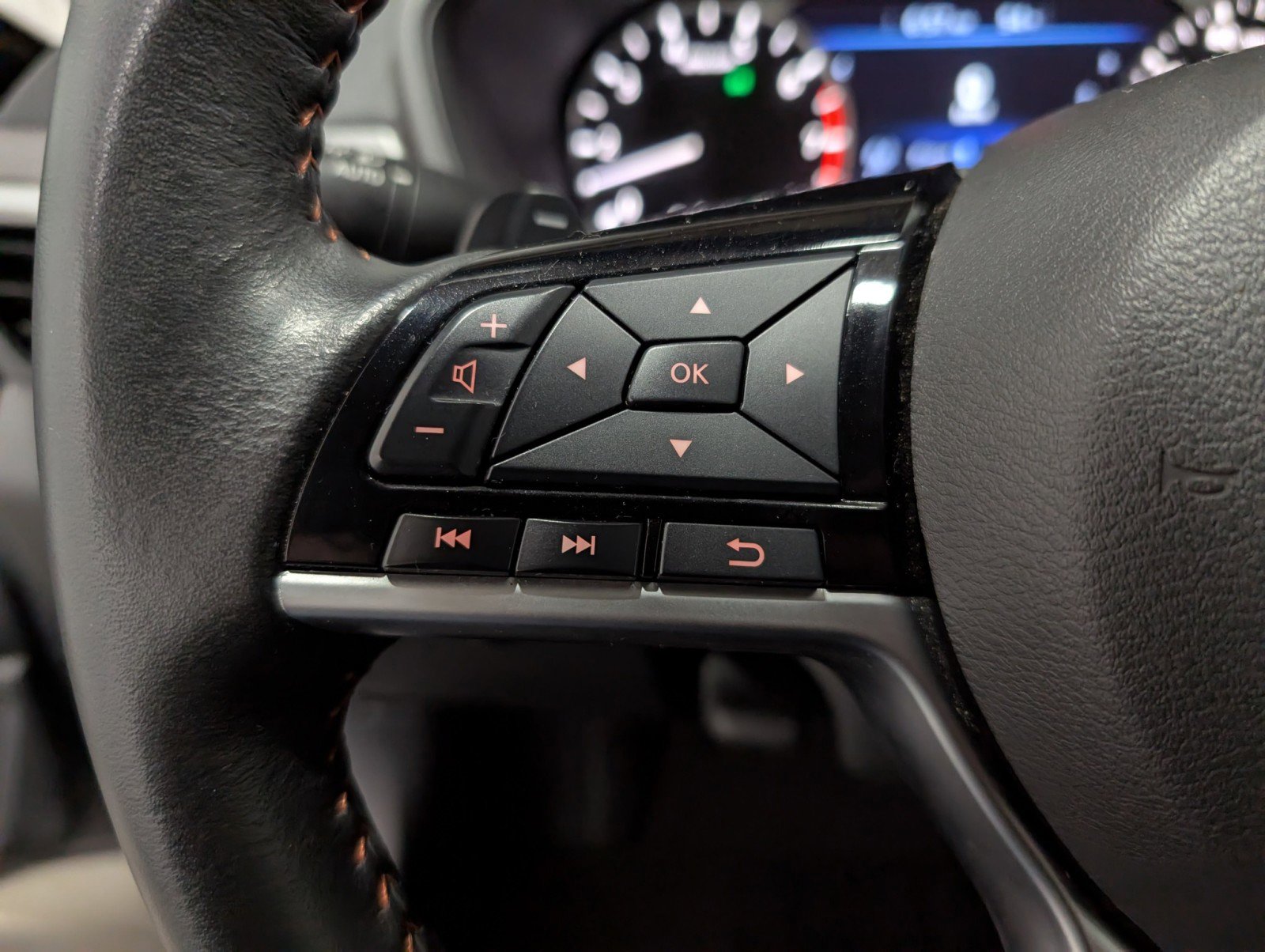 Used 2025 Nissan Altima 2.5 SR image 18