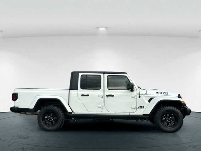 Used 2023 Jeep Gladiator Sport image 7