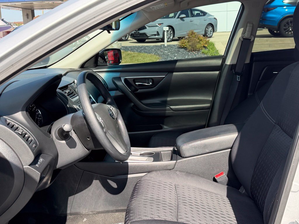 Used 2017 Nissan Altima 2.5 S w/ Power Driver Seat Package FWD image 10