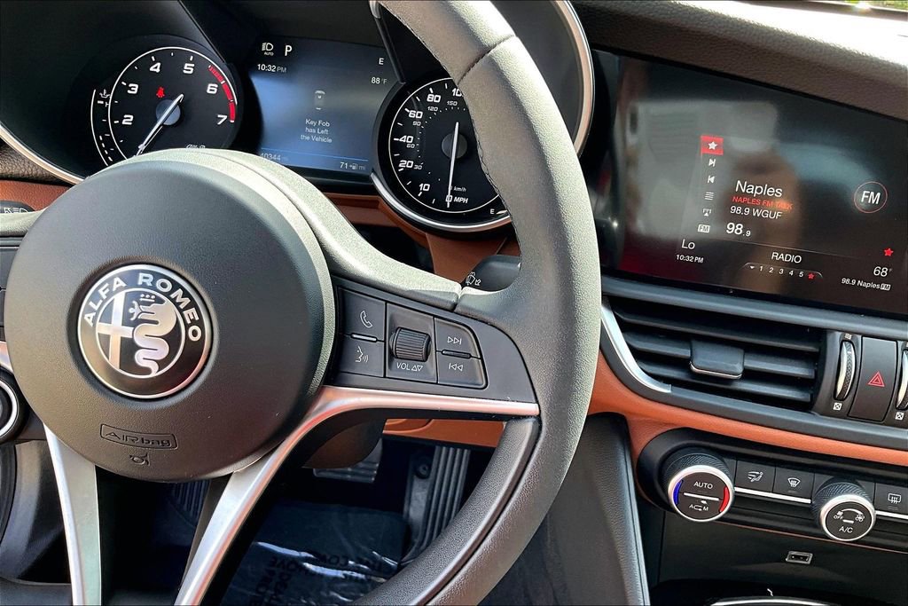 Used 2018 Alfa Romeo Giulia image 25