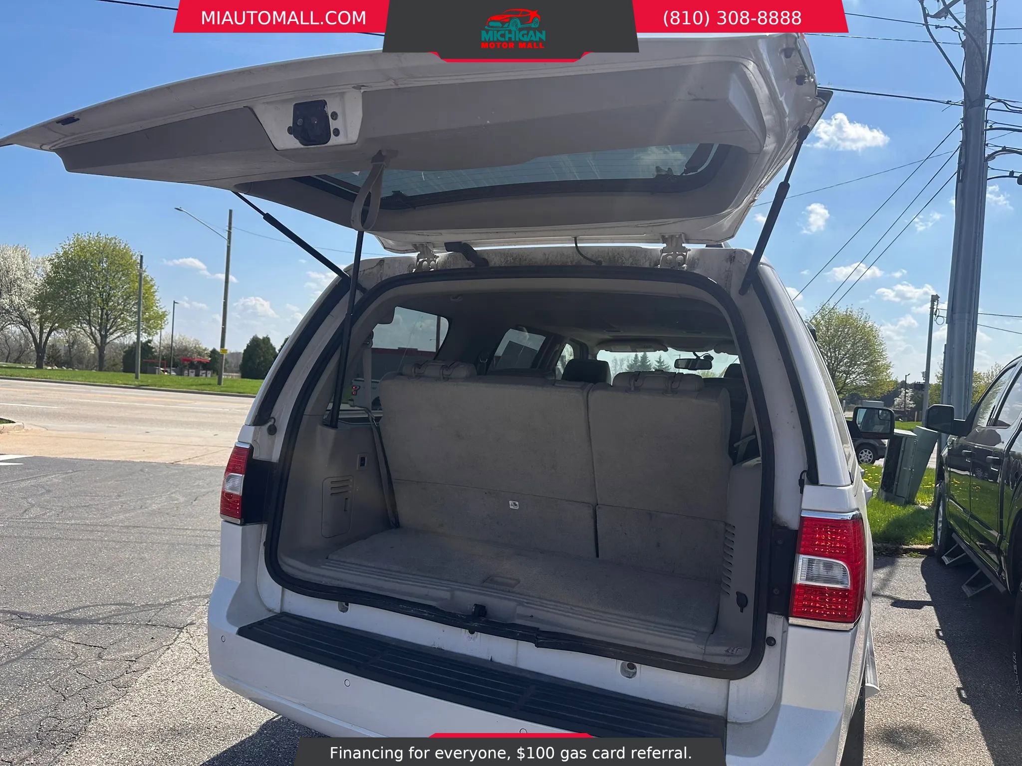 Used 2012 Lincoln Navigator 4WD image 7