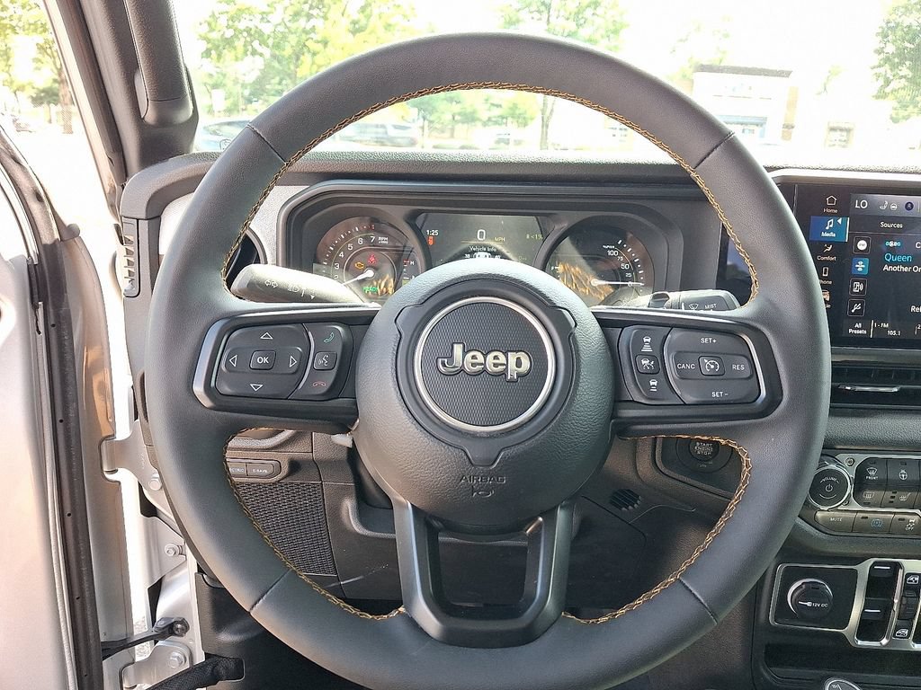 Used 2024 Jeep Wrangler Unlimited w/ Convenience Group AWD/4WD image 19