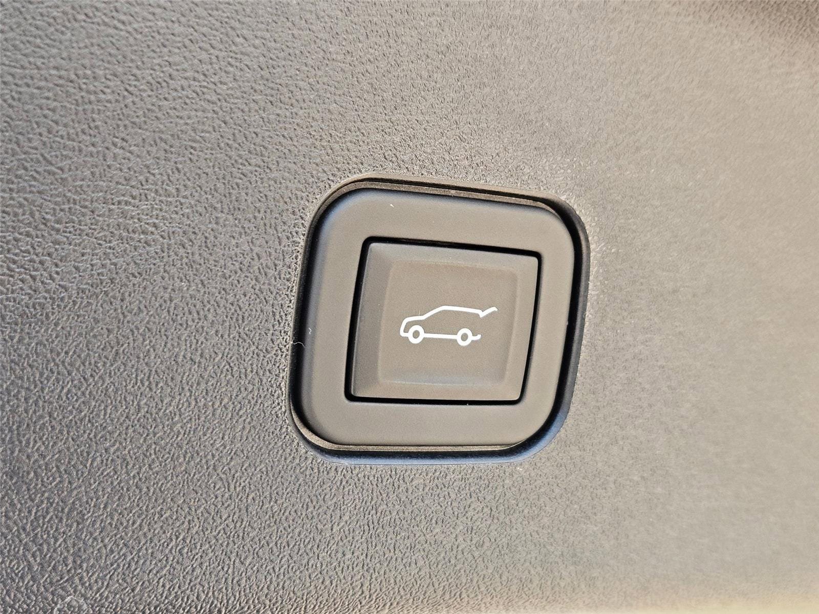 New 2026 Cadillac Vistiq Luxury w/ LPO, Floor Liner Package AWD/4WD image 29