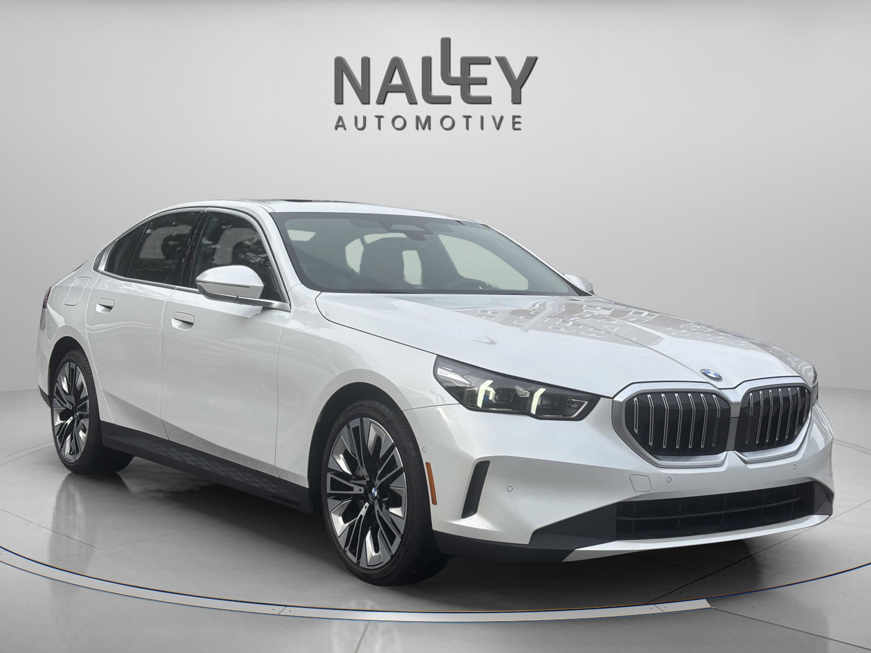 Used 2025 BMW 540i xDrive image 5