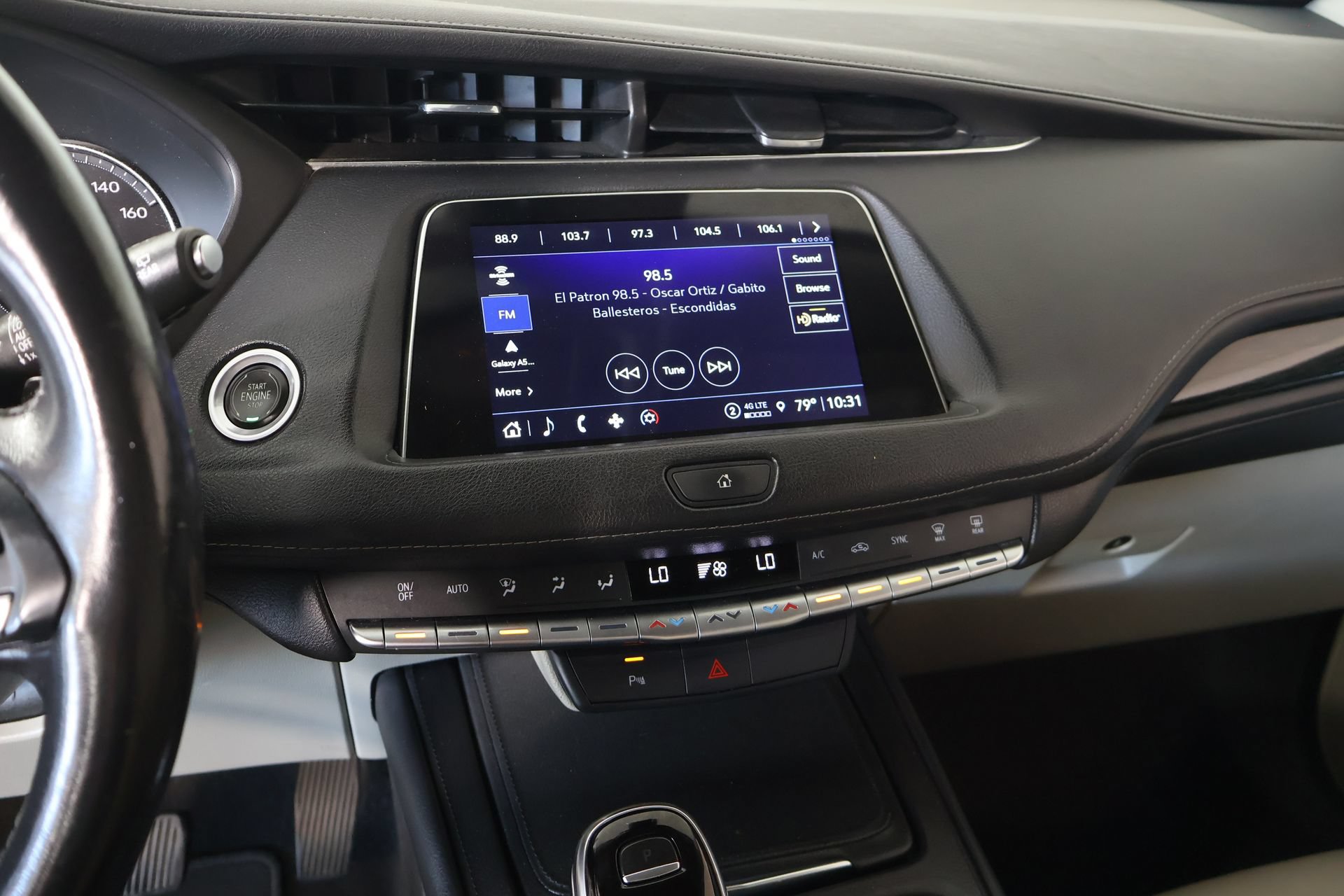 Used 2022 Cadillac XT4 Premium Luxury w/ Safety Alert Package AWD/4WD image 5